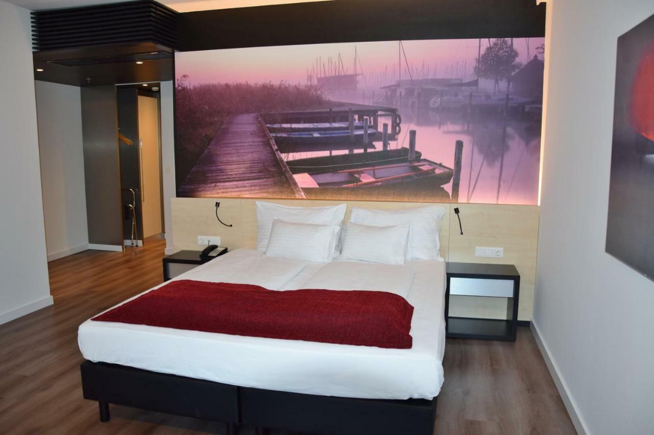 Pannonia Tower Hotel Parndorf Bagian luar foto